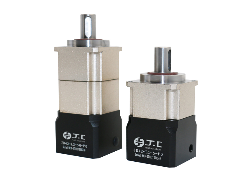 導(dǎo)致減速機(jī)漏油的因素究竟有哪些 導(dǎo)致減速機(jī)漏油的因素究竟有哪些